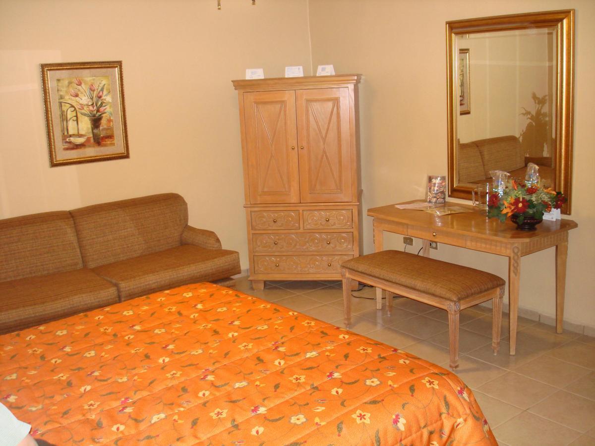 Hotel El Dorado Sabinas Esterno foto